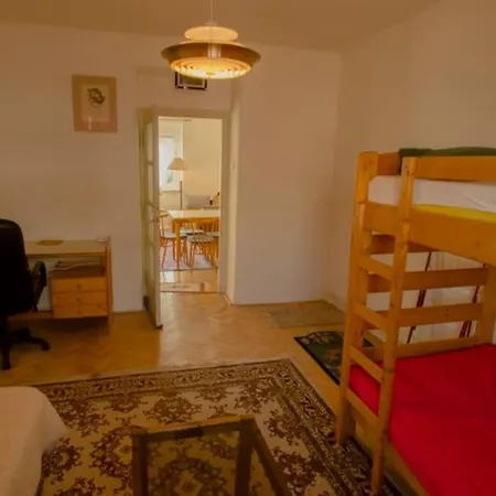 Retro Apartment *